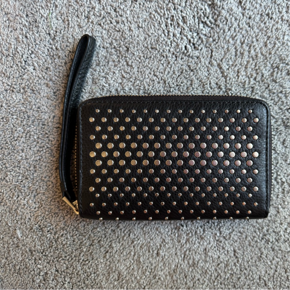 Marc by Marc Jacobs black leather zip around wristlet